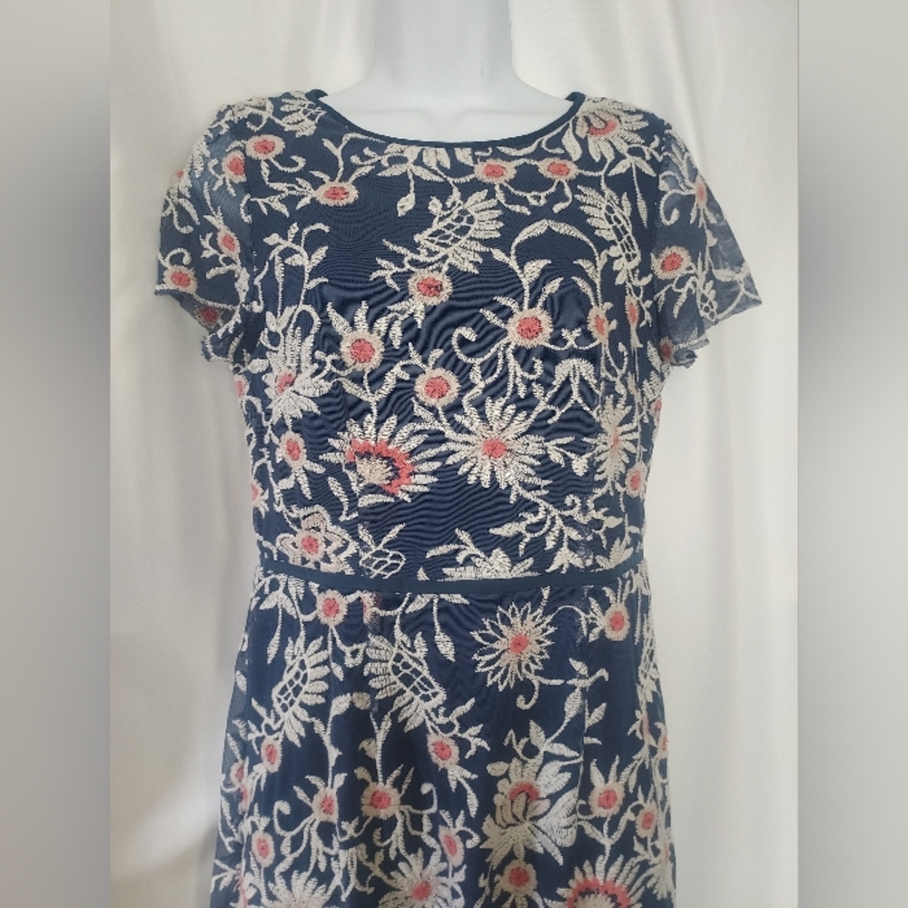 Adrianna Papell Blue with Cream/Pink Floral Lace Shift Dress Size 4